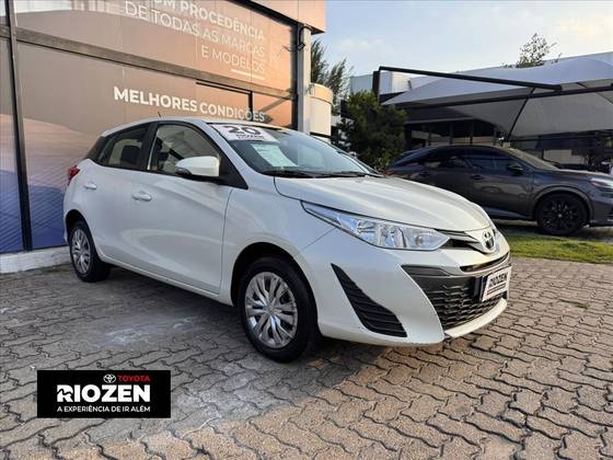 TOYOTA YARIS 1.3 16V FLEX XL LIVE MULTIDRIVE TOYOTA YARIS 1.3 16V FLEX XL LIVE MULTIDRIVE